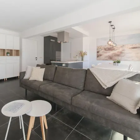 Apartmán Miramar With Terrace By Interhome *